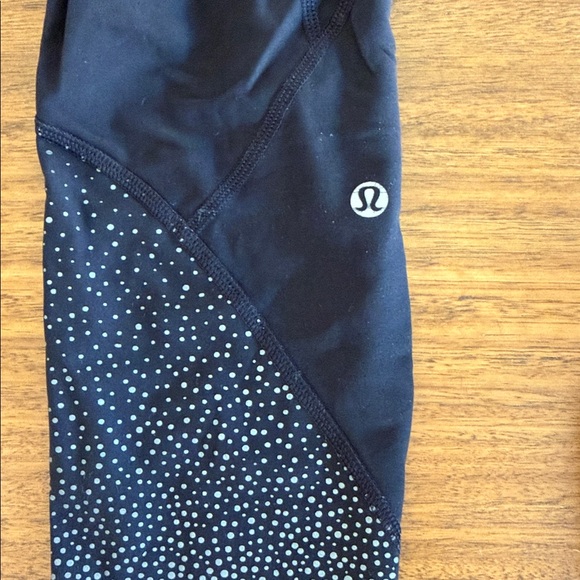 Lululemon Lulu lemon capri leggings in Black - Picture 2 of 4